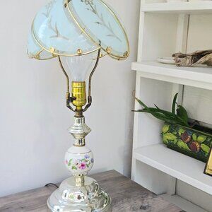 3/$100👏Vintage Mid-Century Floral Table Lamp – Painted Ceramic Base